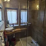 Comfortable With Sauna And Jacuzzi 別荘 Lipusz