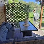 Comfortable With Sauna And Jacuzzi Semesterbostad