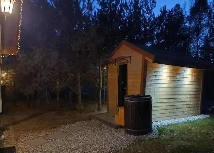 Comfortable With Sauna And Jacuzzi Semesterbostad